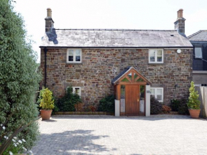 Priory Cottage - Luxury Cottage, Near to Beach